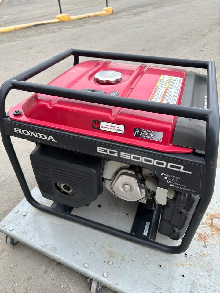 Honda EG5000CL Gas Generator 4,500 Watts