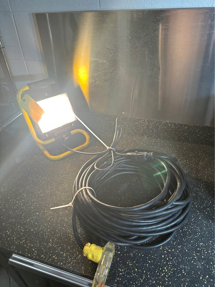 200 Ft Heavy Duty Extension Cord