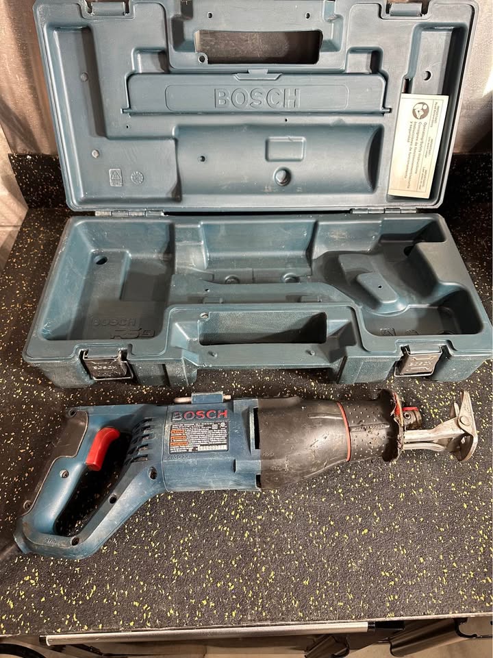 Bosch Corded Sawzall with Case & Milwaukee Wrecker Blade