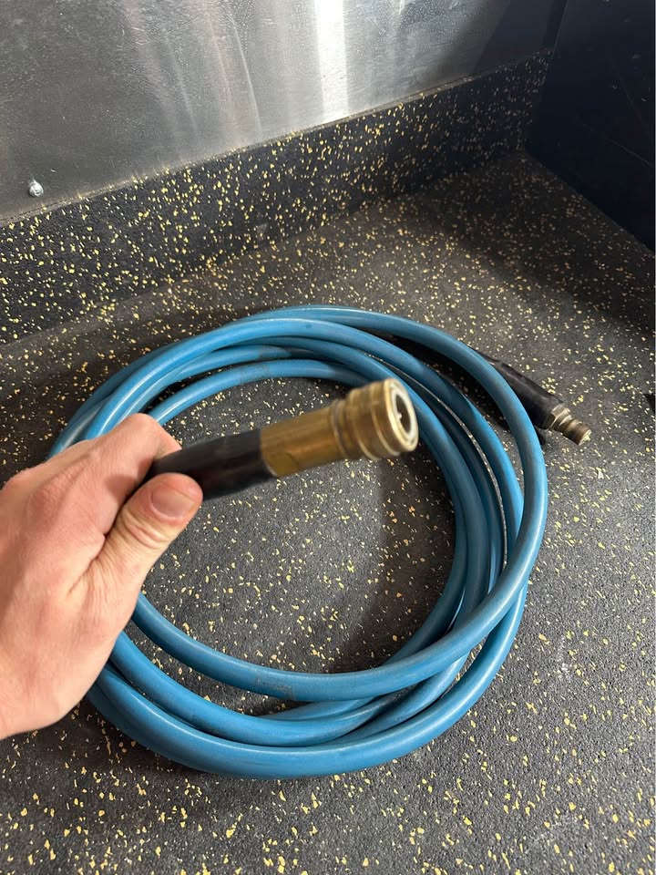 25 Foot Polyurethane Air Hose with Heavy Duty Female and Male Fittings for Air Tools
