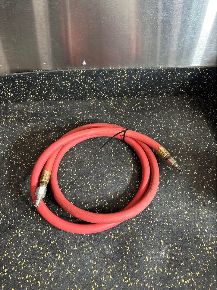 10 Foot Rubber Air Hose with 2 Male Ends for Pneumatic Tools