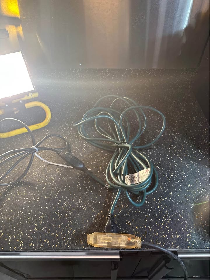 40 Ft 16 AWG Indoor/Outdoor Extension Cord