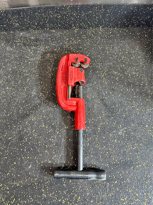 Reed 2-4A Pipe Cutter (1/2” - 2”)