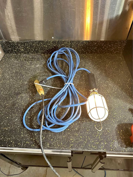 10 Meter (33 Ft) Extension Cord with Work Light