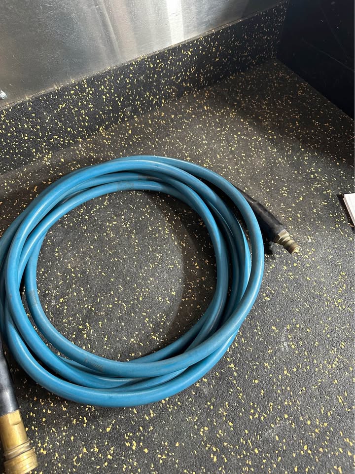 25 Foot Polyurethane Air Hose with Heavy Duty Female and Male Fittings for Air Tools