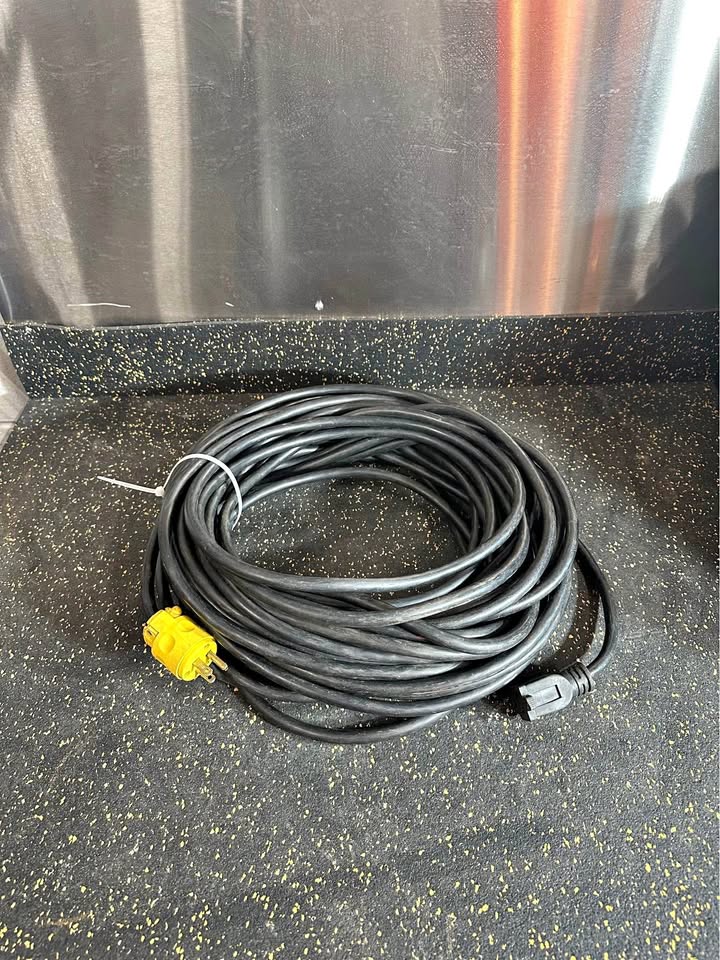 200 Ft Heavy Duty Extension Cord