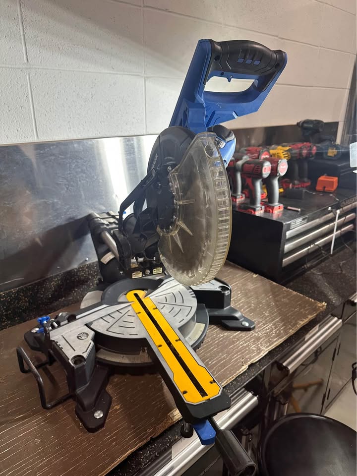 Mastercraft 15 Amp Dual Bevel 10” Sliding Compound Mitre Saw 055-6745-2