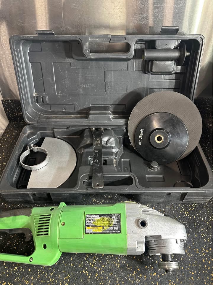 Kawasaki 7” (Max 9”) 15 Amp Corded Angle Grinder