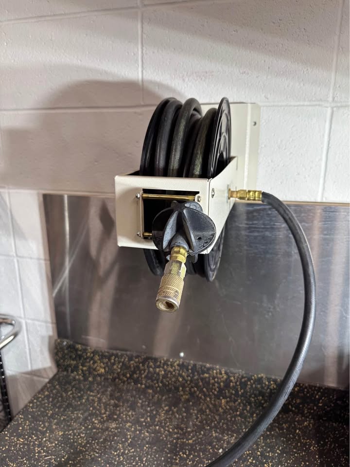 Wall Mounted Air Hose Reel with 50 Ft 250 PSI Hose and Fittings