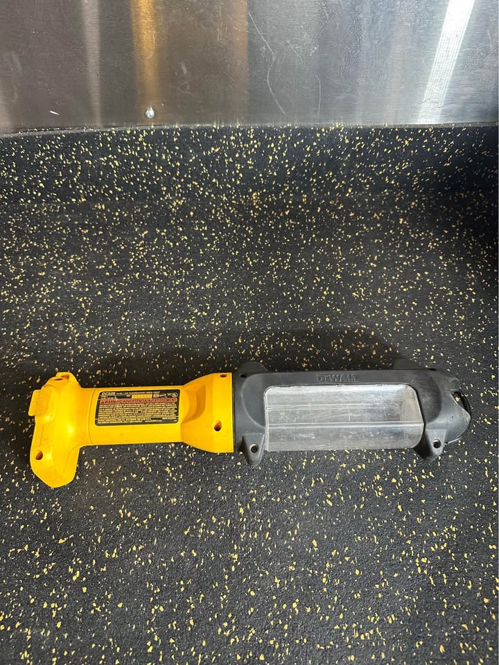 DeWalt 12V Battery Flashlight & Fluorescent Area Light
