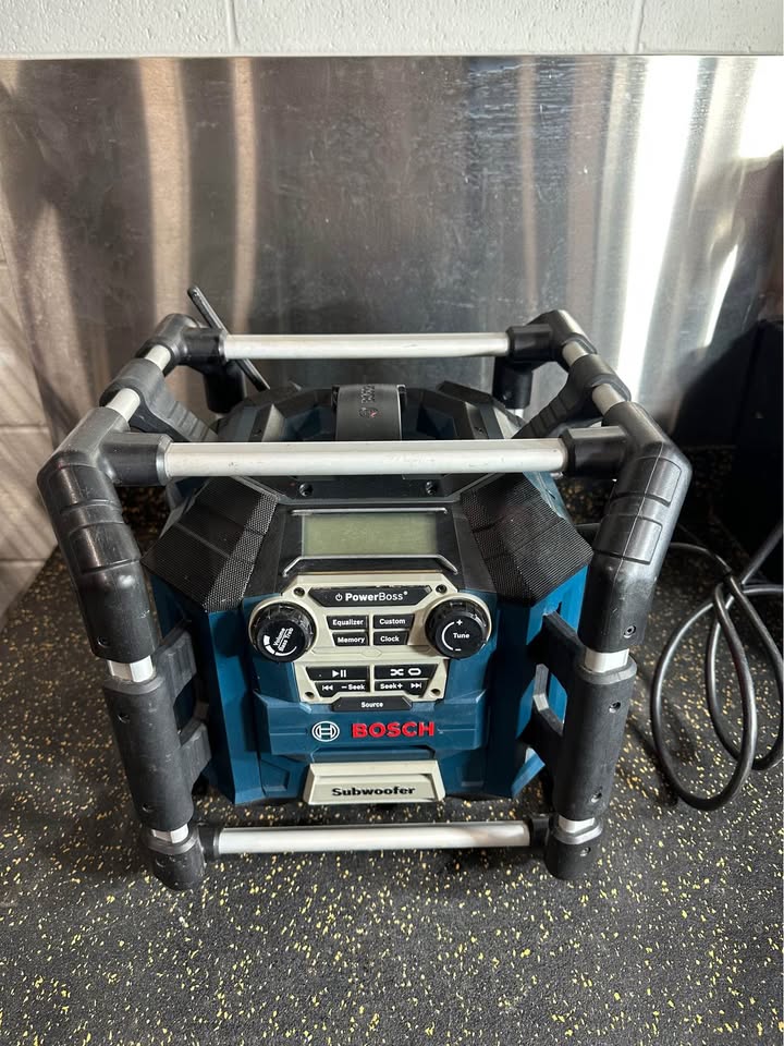 Bosch Jobsite Radio with Subwoofer, Charger Station & 4 Outlets - Bluetooth 5.0