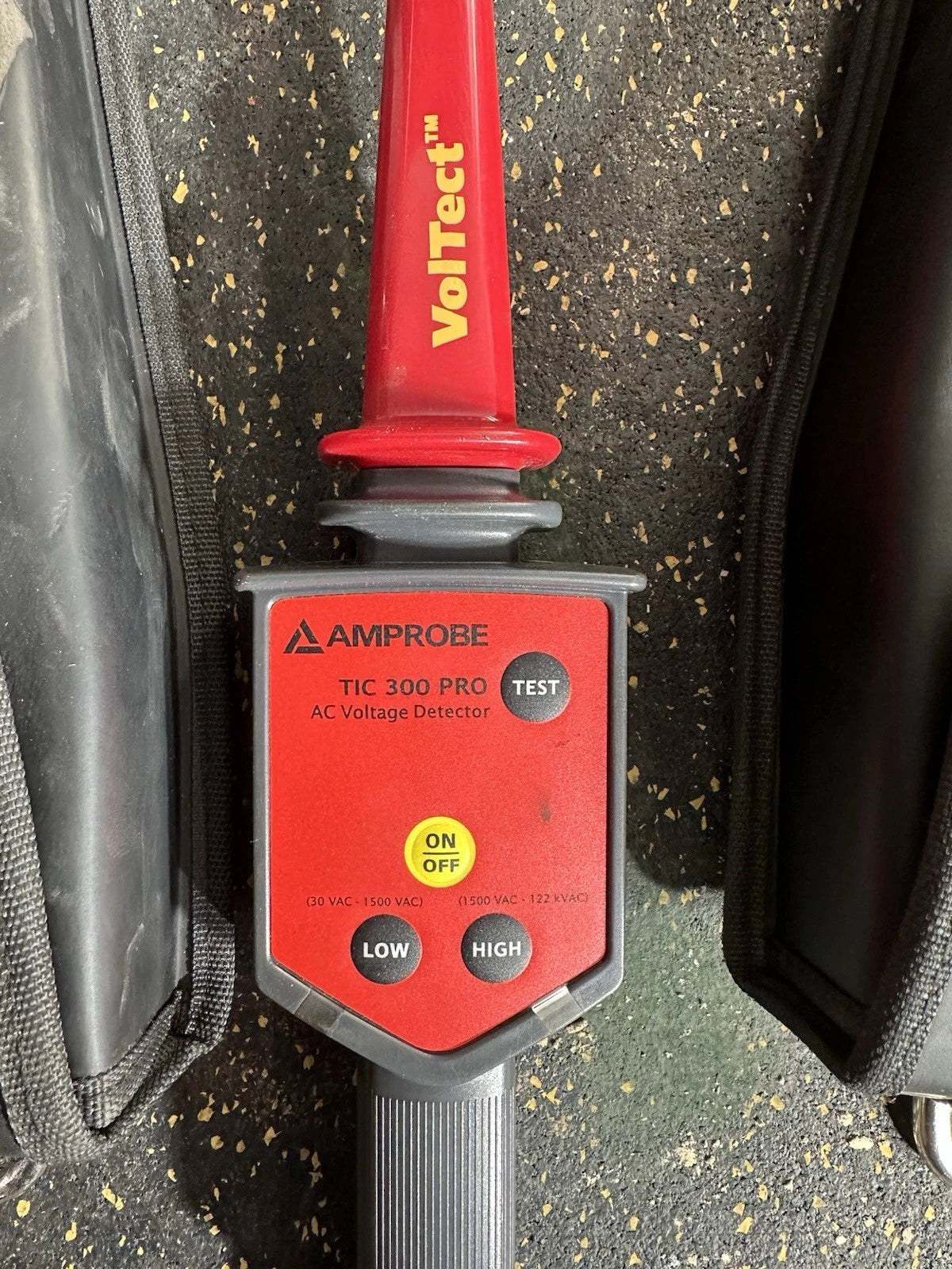 Amprobe TIC 300 PRO AC Voltage Detector