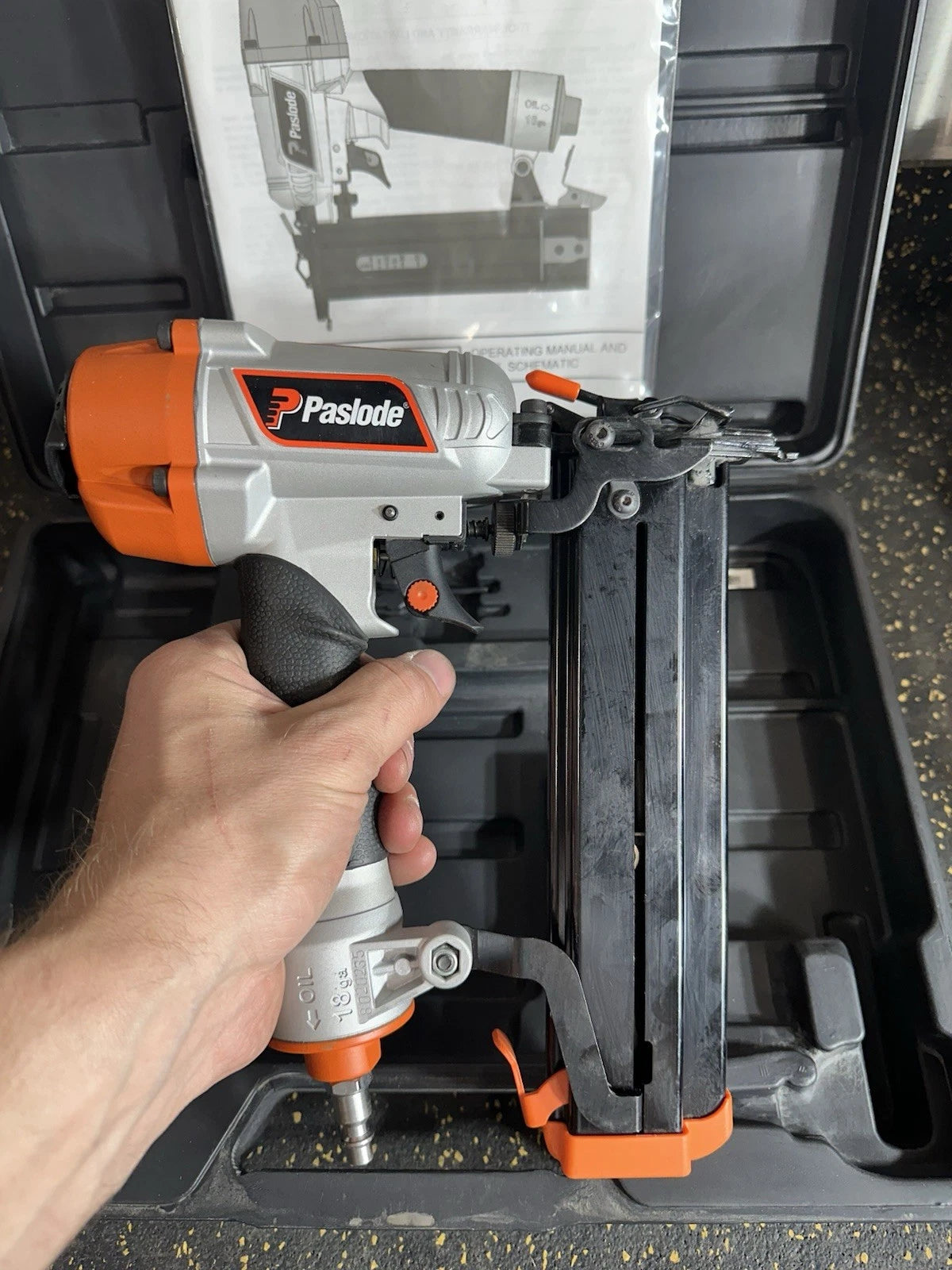 Paslode P18-FS200 18 Gauge Pneumatic Brad Nailer Stapler