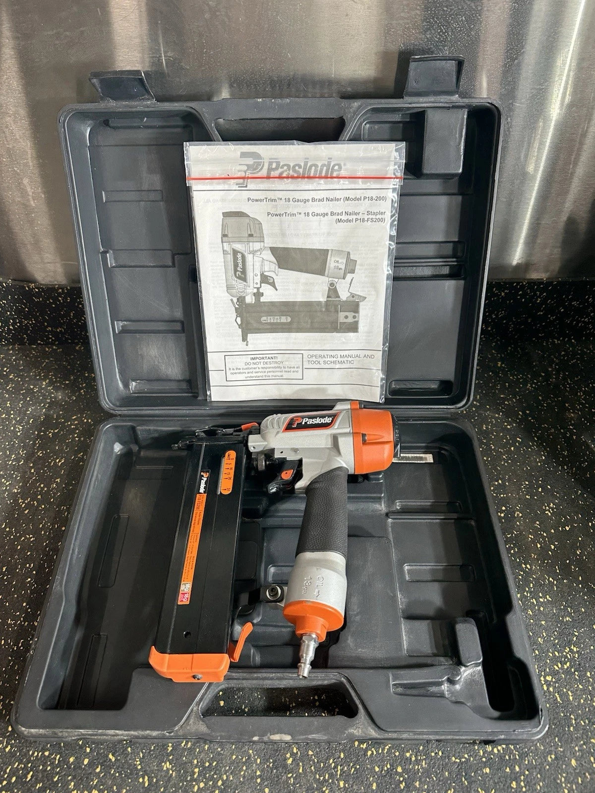 Paslode P18-FS200 18 Gauge Pneumatic Brad Nailer Stapler