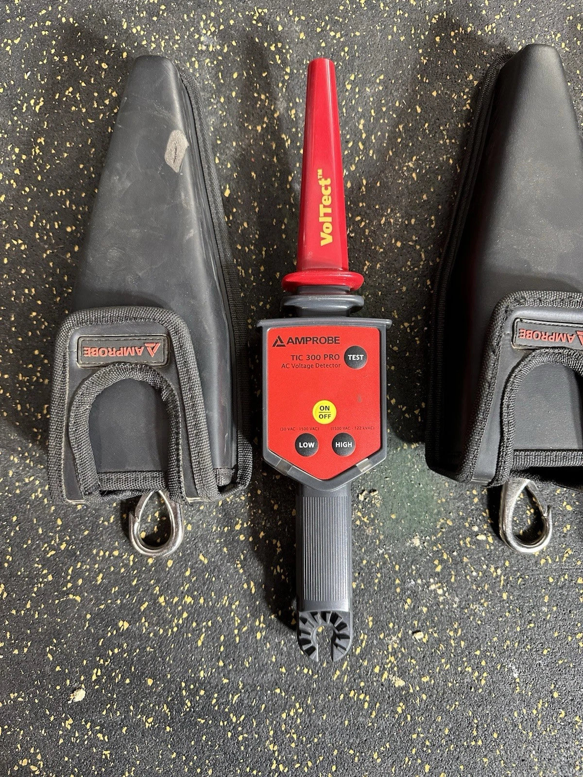 Amprobe TIC 300 PRO AC Voltage Detector