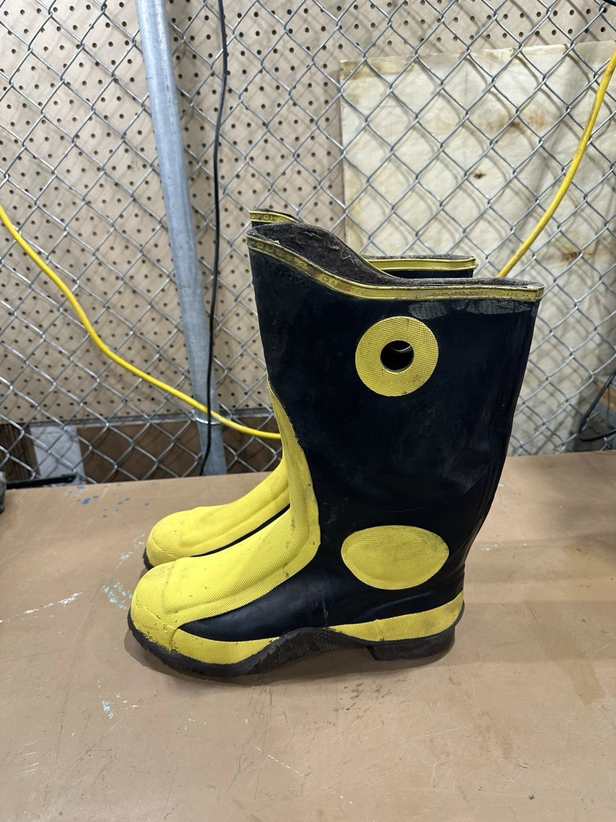 Viking Miner 49er Men’s Size 13 Metatarsal Steel Toe Rubber Work Boot