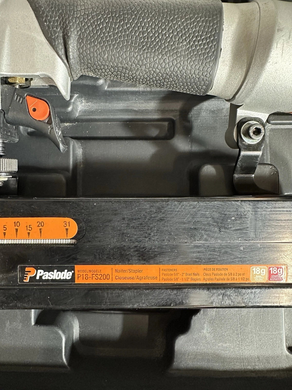Paslode P18-FS200 18 Gauge Pneumatic Brad Nailer Stapler
