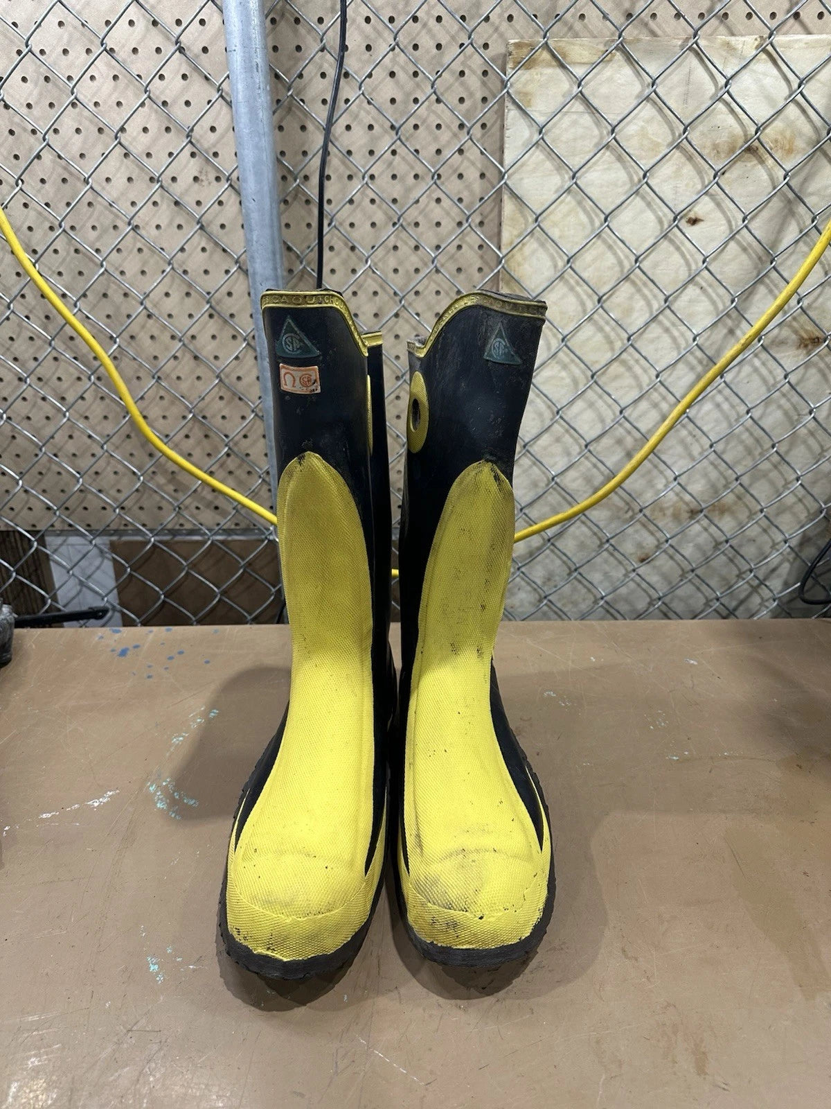 Viking Miner 49er Men’s Size 13 Metatarsal Steel Toe Rubber Work Boot