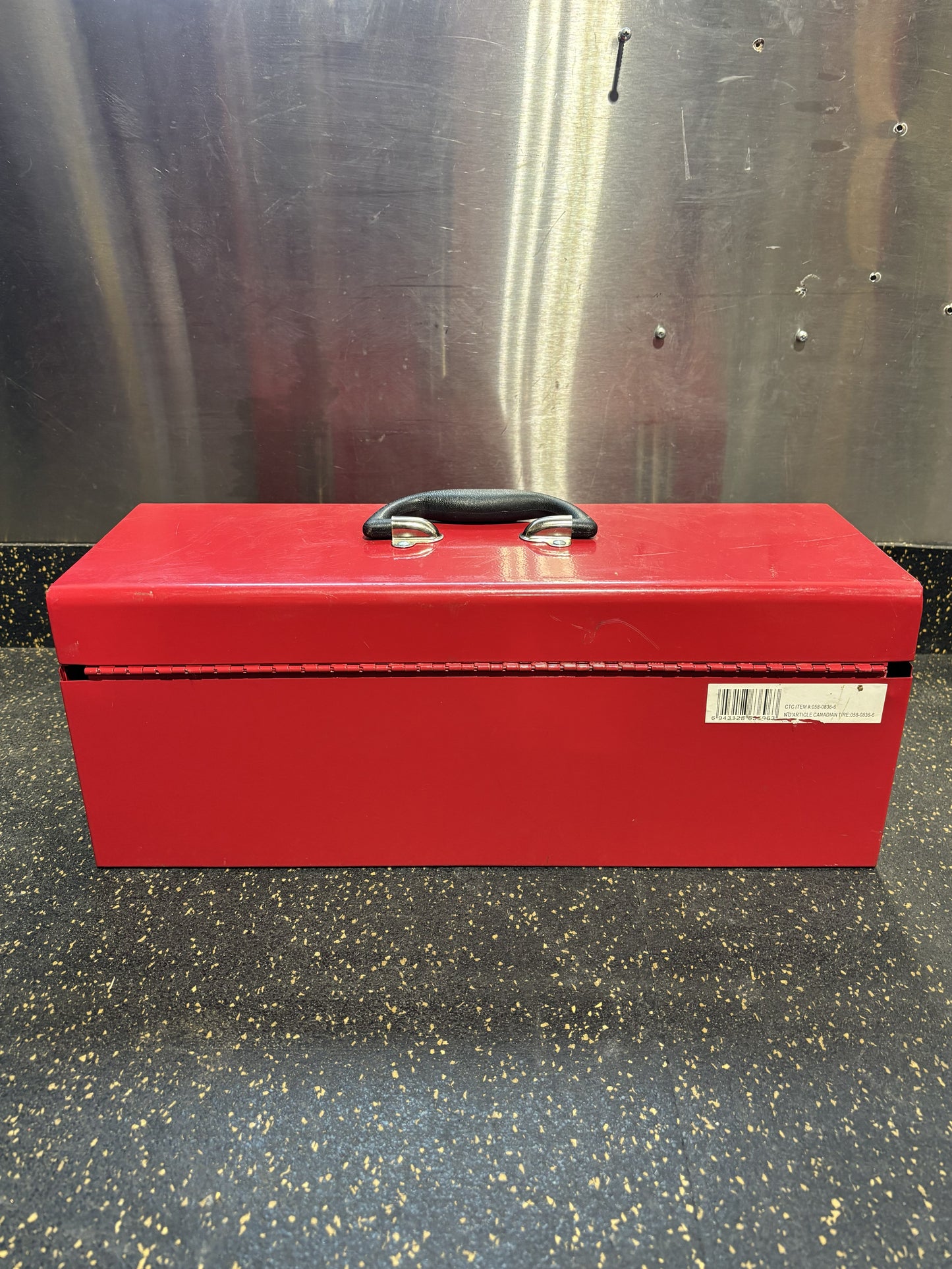 Mastercraft Portable Steel Hip Roof Tool Box with Removable Tray – Model 058-0836-6 – 19"
