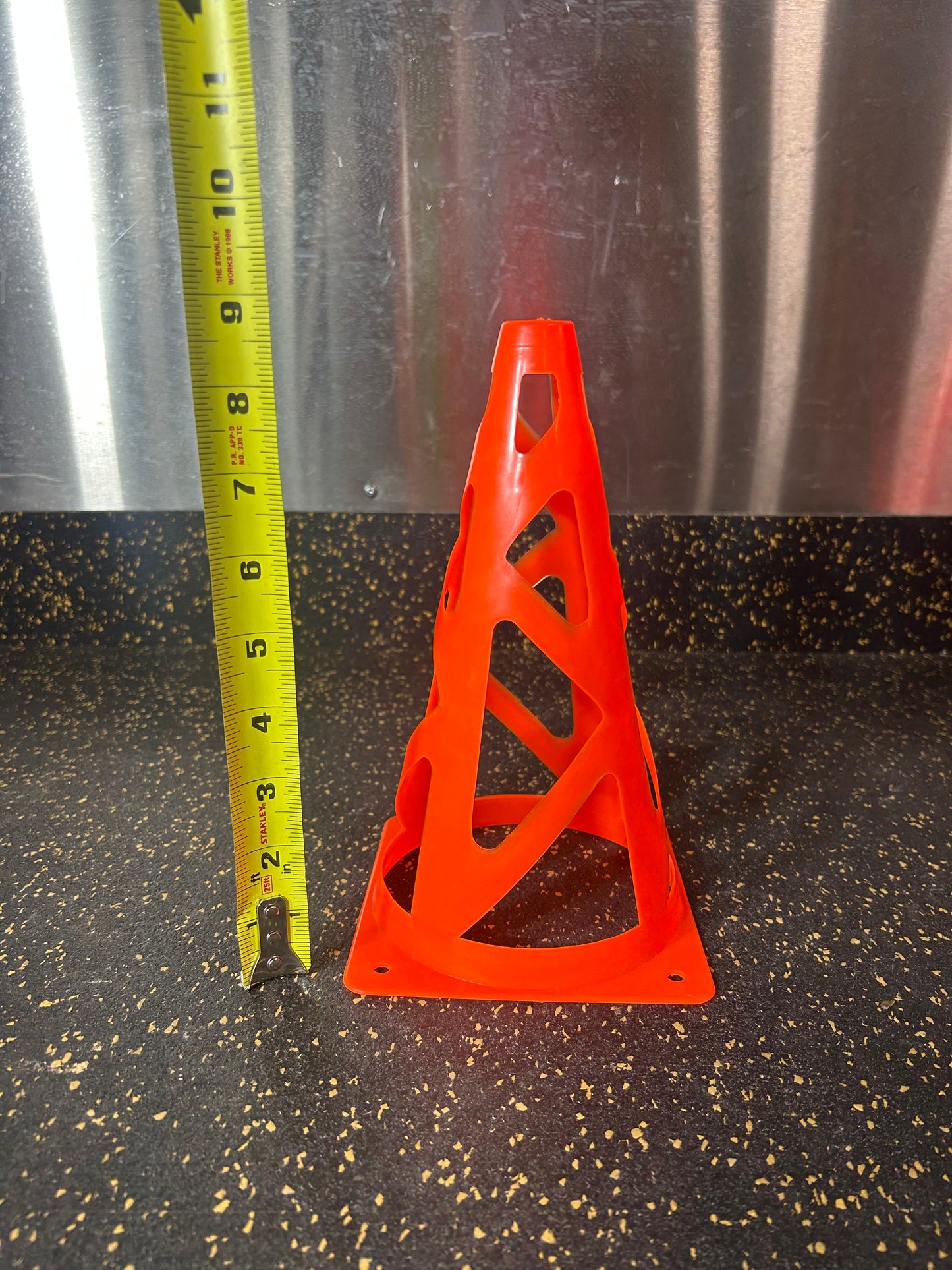 Collapsible Sports Agility Training Pylon Cones/Field Markers (9”, 12-piece set)