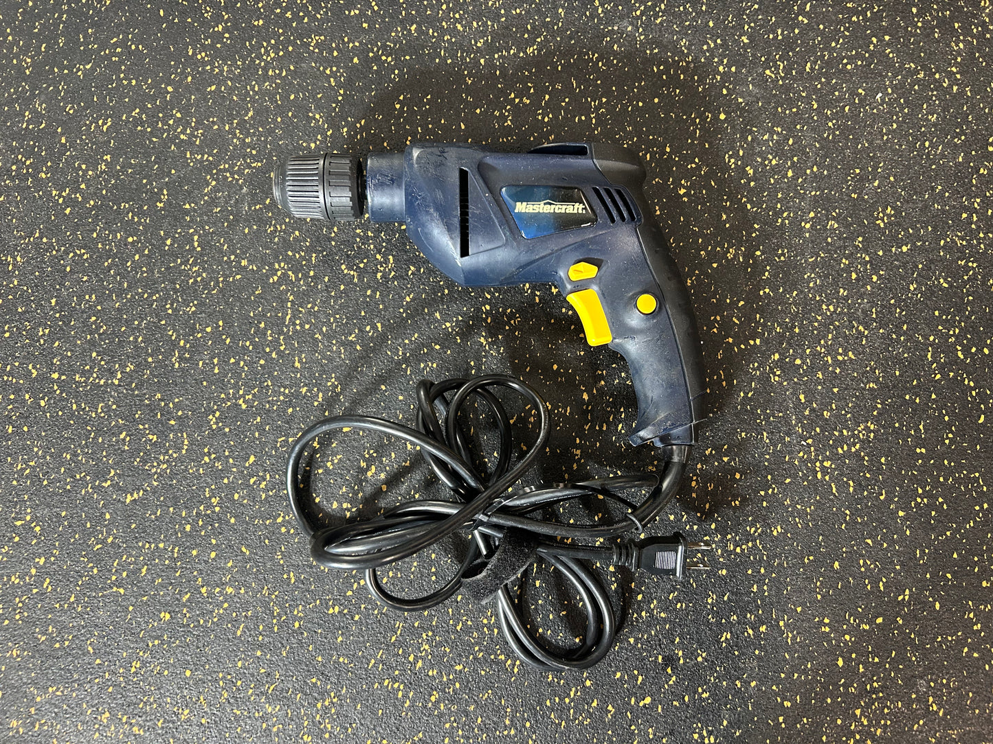 Mastercraft 4-Amp 3/8” Corded Driver Drill with Keyless Chuck – Model 054-2897-6