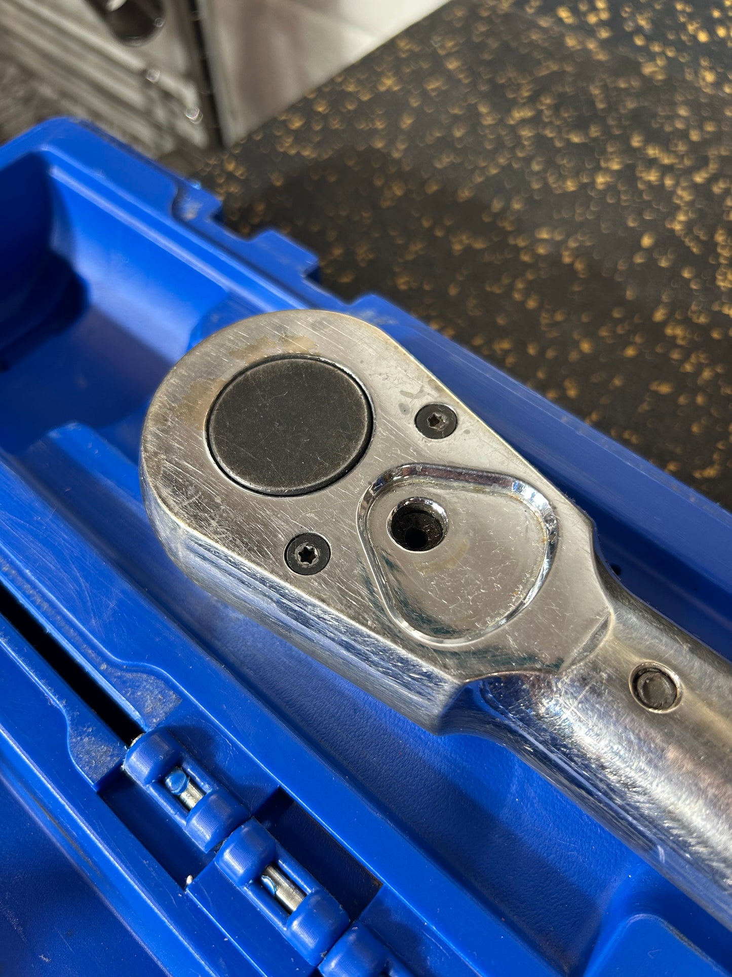 CDI 6004MFRMH Dual-Scale Micrometer Torque Wrench with Case (3/4” Drive, Foot-Pound/Newton-Meter)