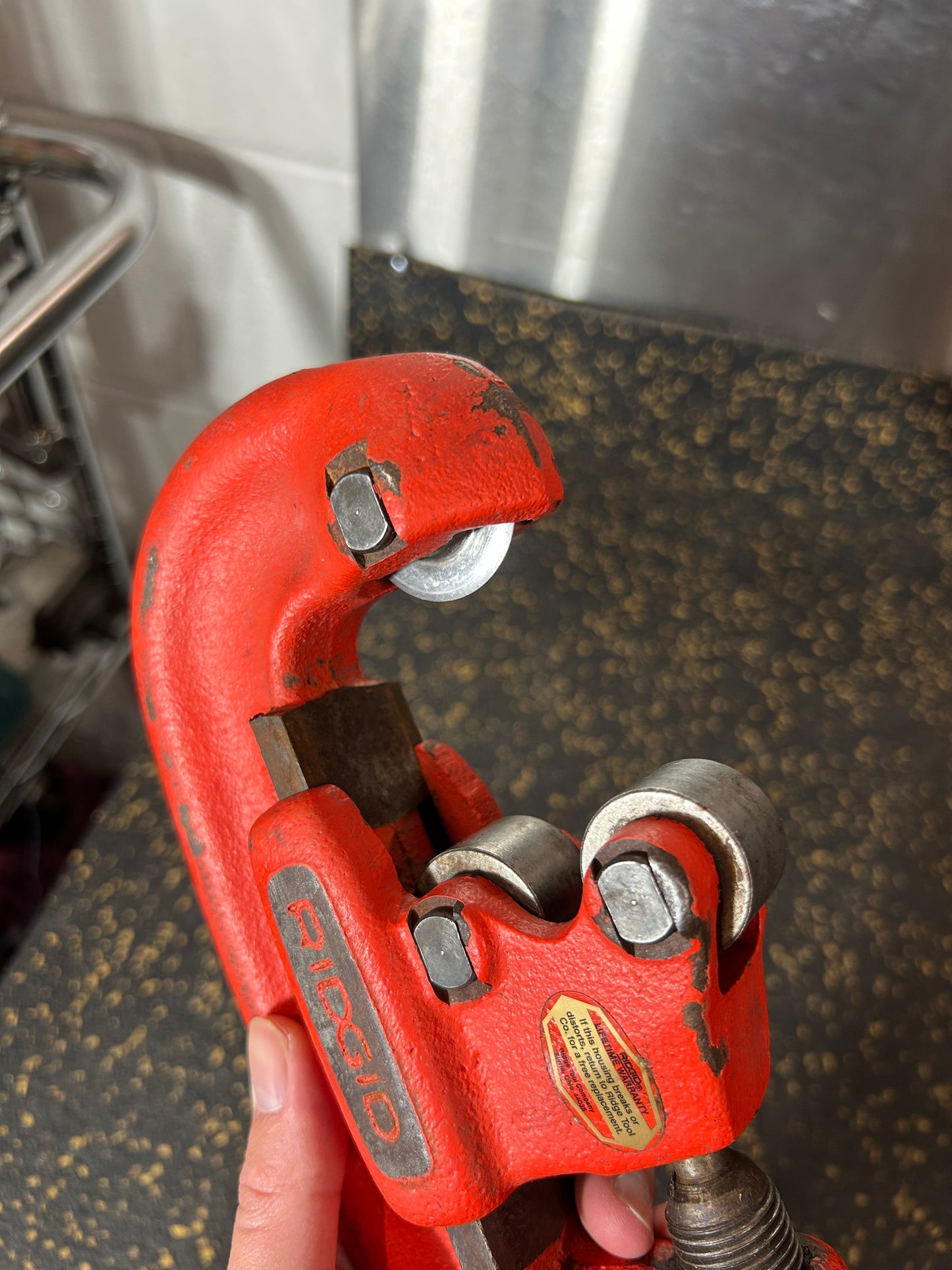 RIDGID Heavy-Duty Pipe Cutter, Model 2A/202 (1/8” to 2” Capacity)