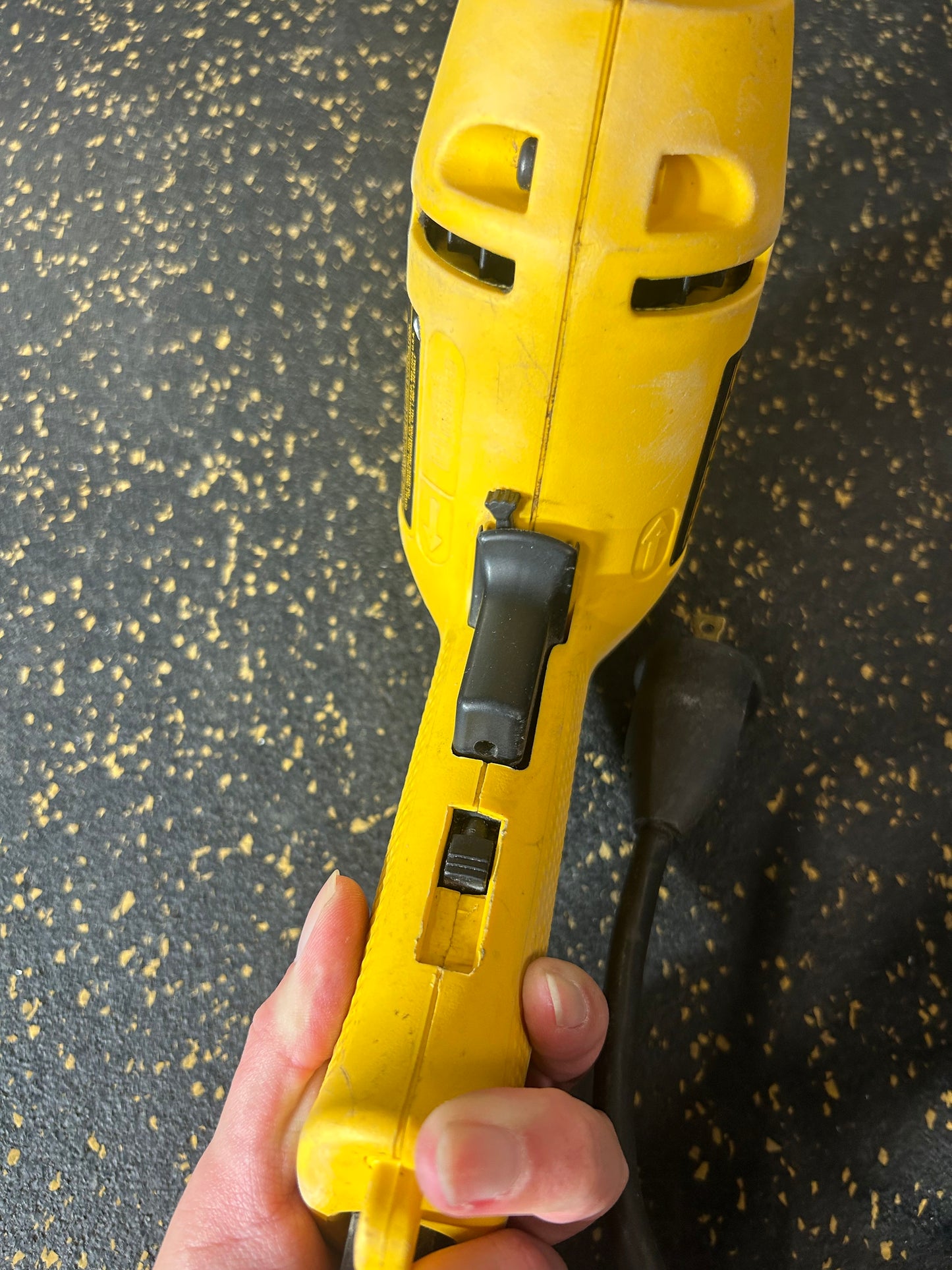 DEWALT DW106 3/8” (10mm) 5.4-Amp Corded Variable Speed Reversing (VSR) Pistol Grip Drill