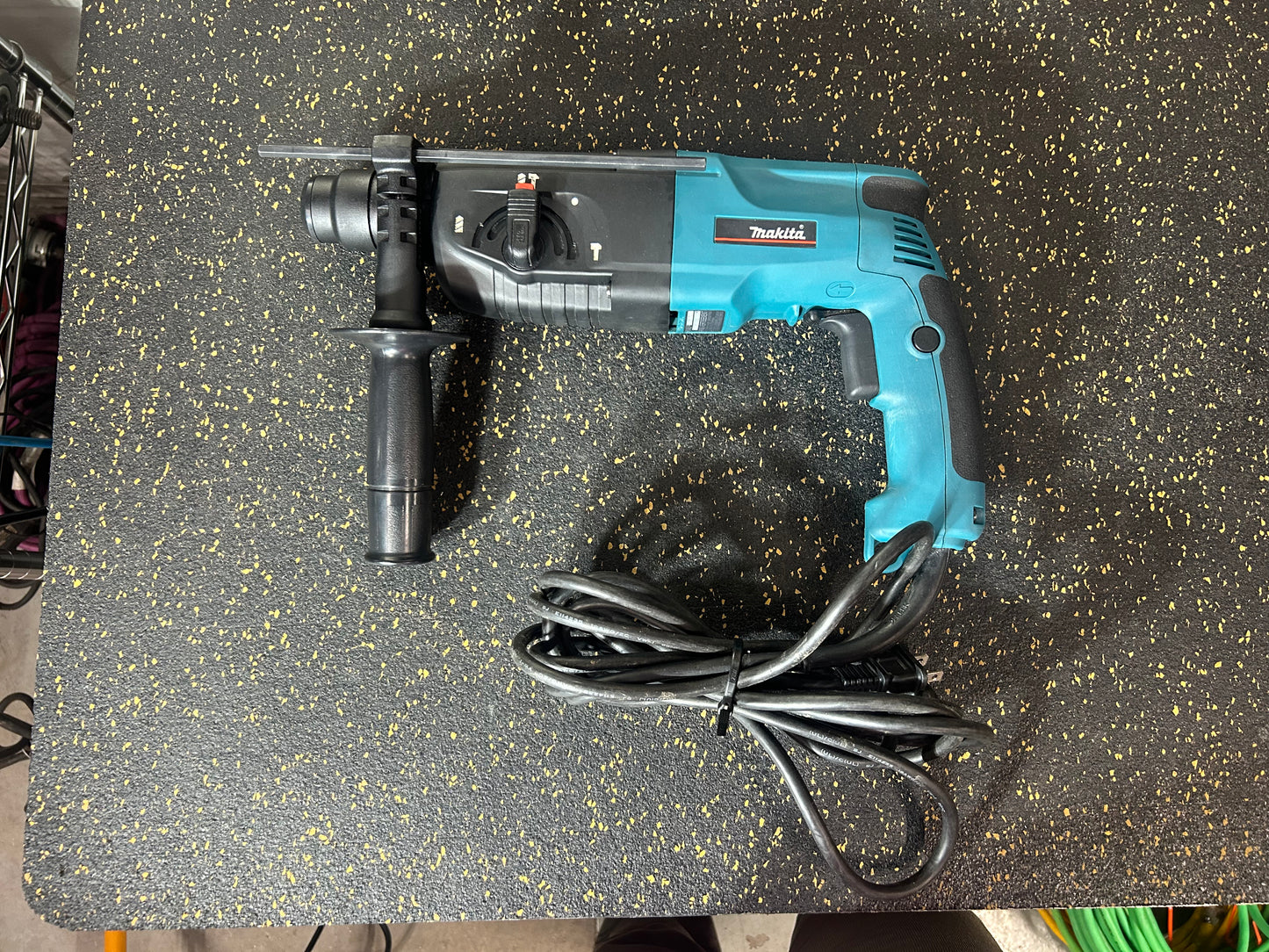 Makita 1” (25mm) Rotary Hammer Drill – Model HR2450, comes with hard case