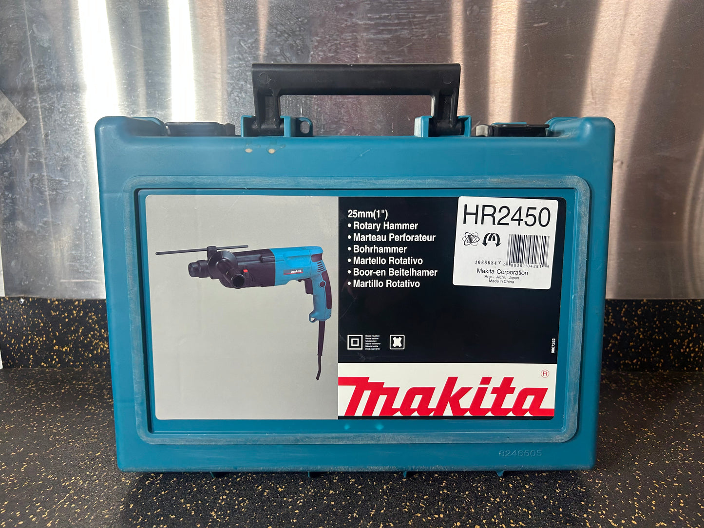 Makita 1” (25mm) Rotary Hammer Drill – Model HR2450, comes with hard case