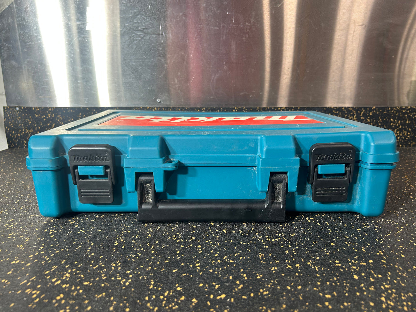 Makita 1” (25mm) Rotary Hammer Drill – Model HR2450, comes with hard case