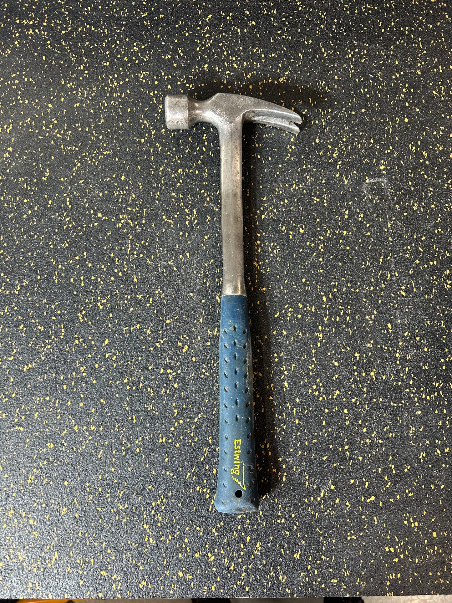Estwing 24oz Smooth-Faced Framing Hammer (Long Handle, Straight Rip Claw, Shock Reduction Grip) – Model E3-24S