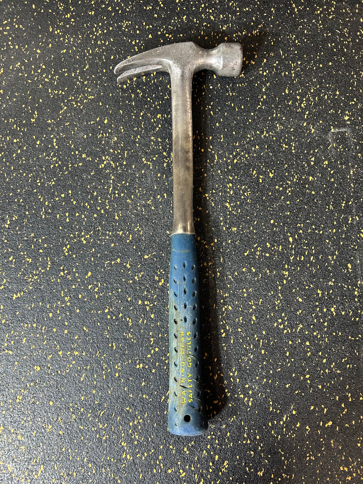 Estwing 24oz Smooth-Faced Framing Hammer (Long Handle, Straight Rip Claw, Shock Reduction Grip) – Model E3-24S