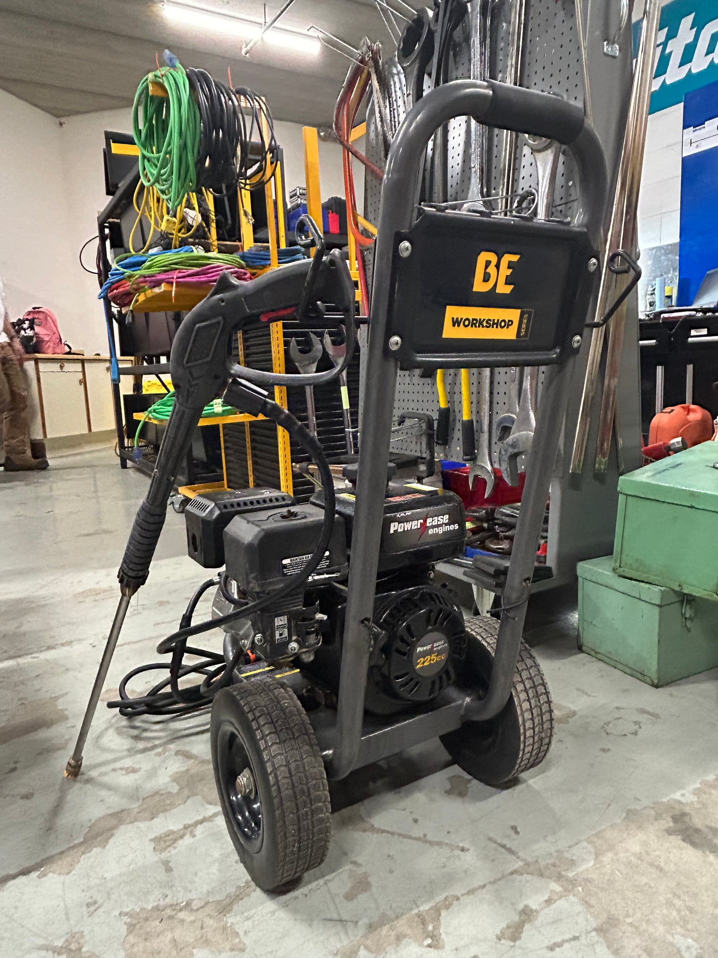 BE 3100 PSI 2.5 GPM Gas Powered Pressure Washer - Heavy Duty Well Made - JUST SERVICED