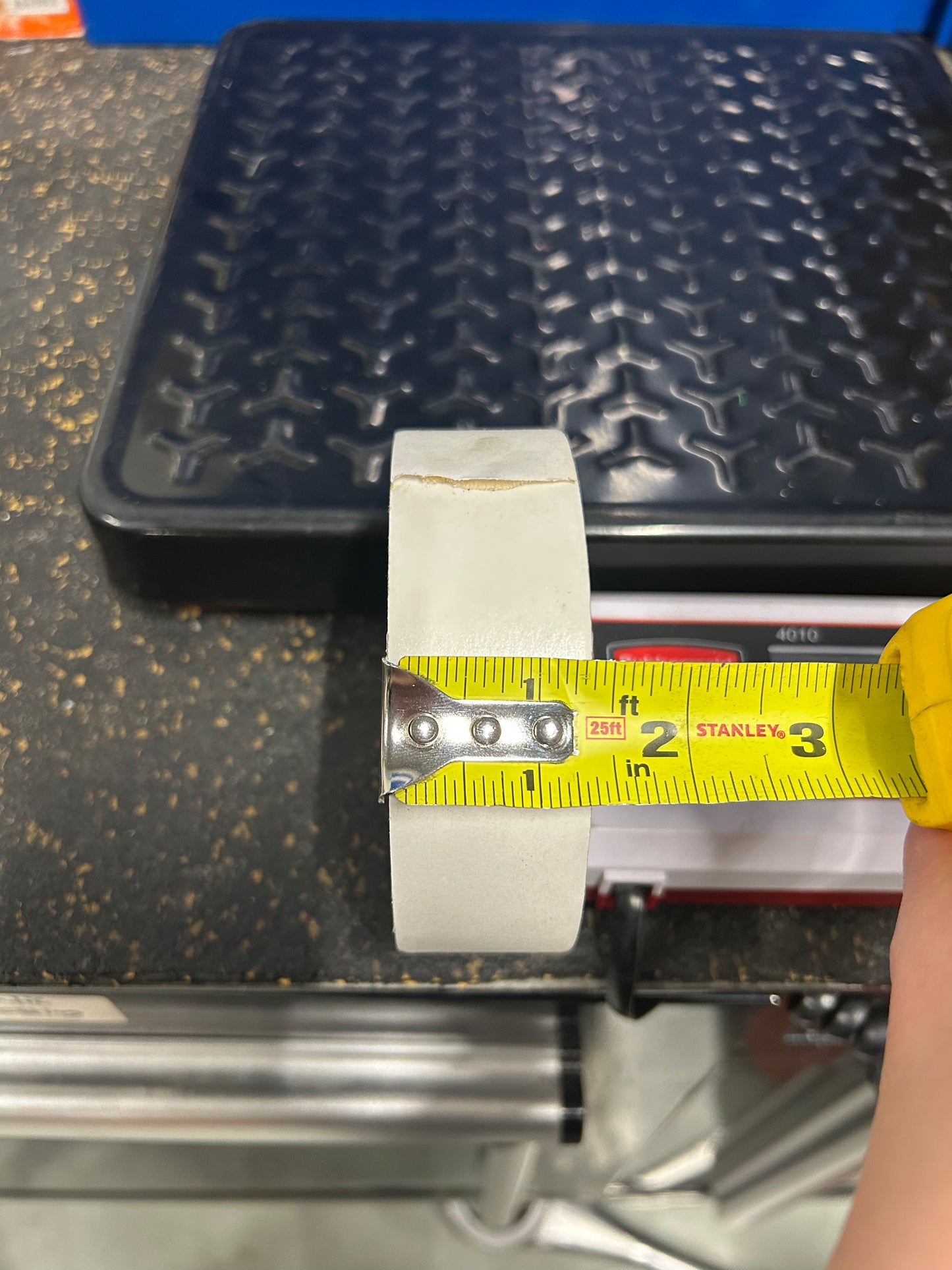 Scotch Outdoor Carpet Tape (CT3010, 1.375” x 40 ft) – SLIGHTLY USED