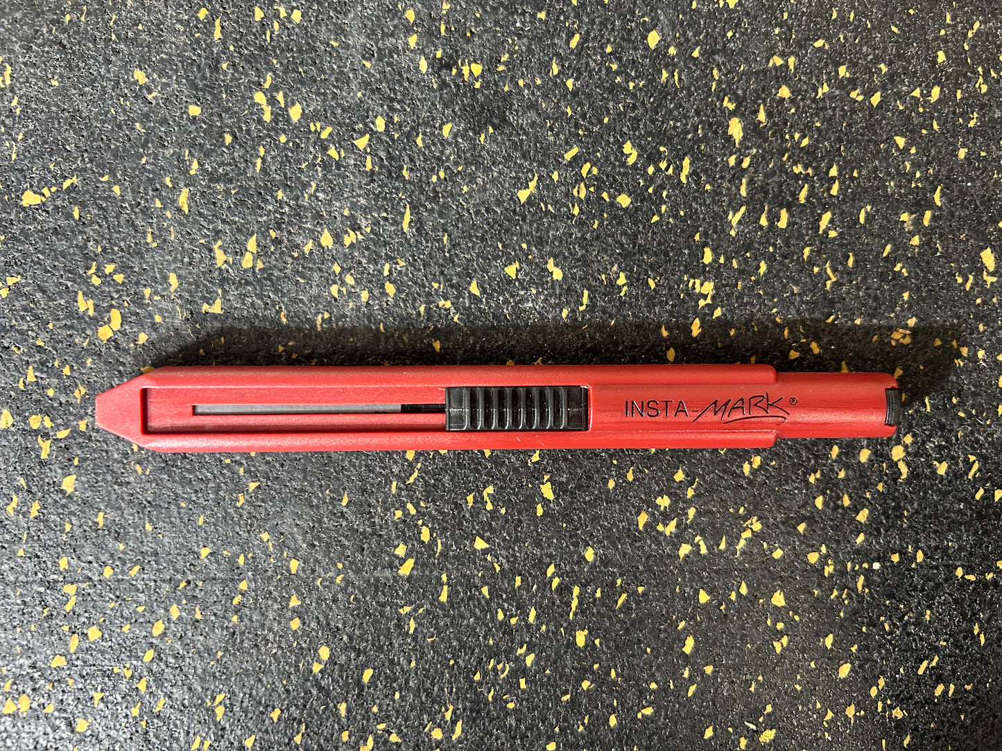 Johnson INSTA-MARK Heavy-Duty Mechanical Carpenter’s Lumber Pencil (40-0665)