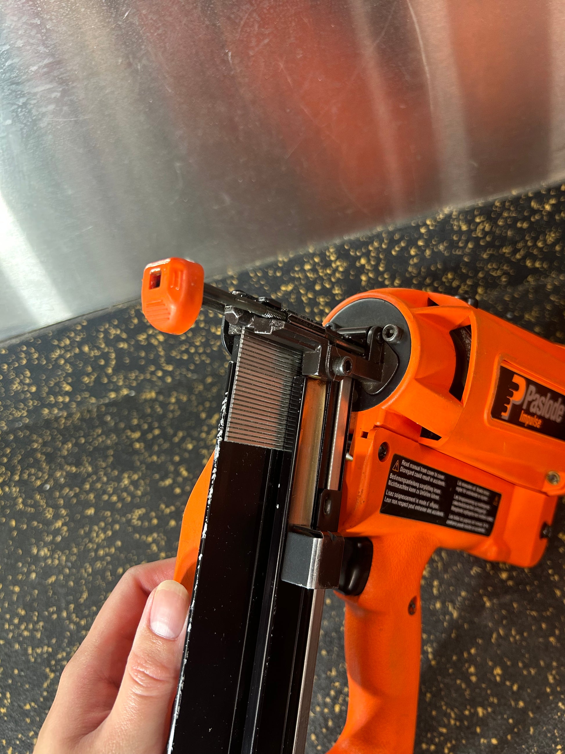 Paslode IM250 II Cordless 16-Gauge Finish Nailer (comes with hard carrying case, 6V battery, & charger!)