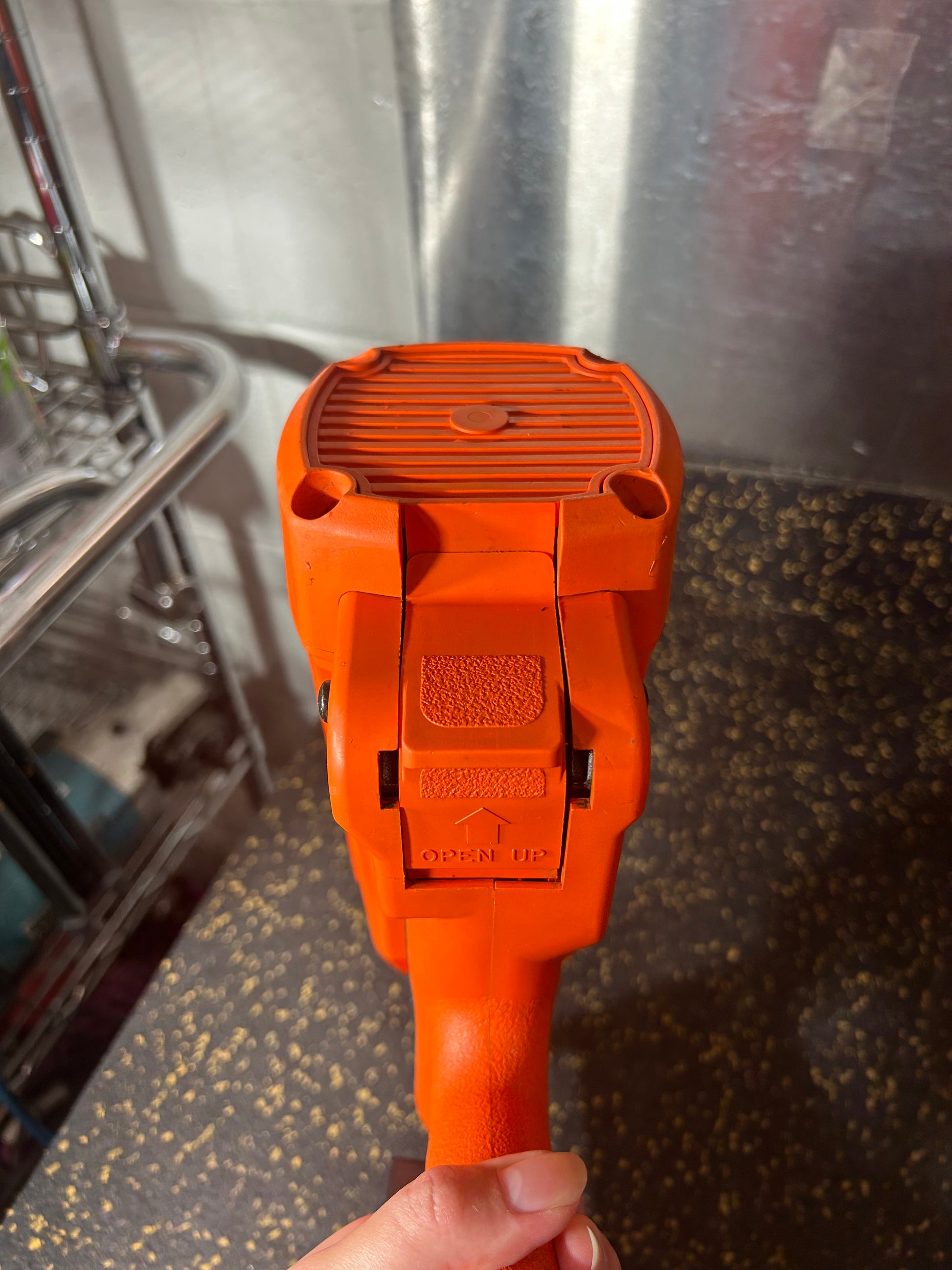 Paslode IM250 II Cordless 16-Gauge Finish Nailer (comes with hard carrying case, 6V battery, & charger!)