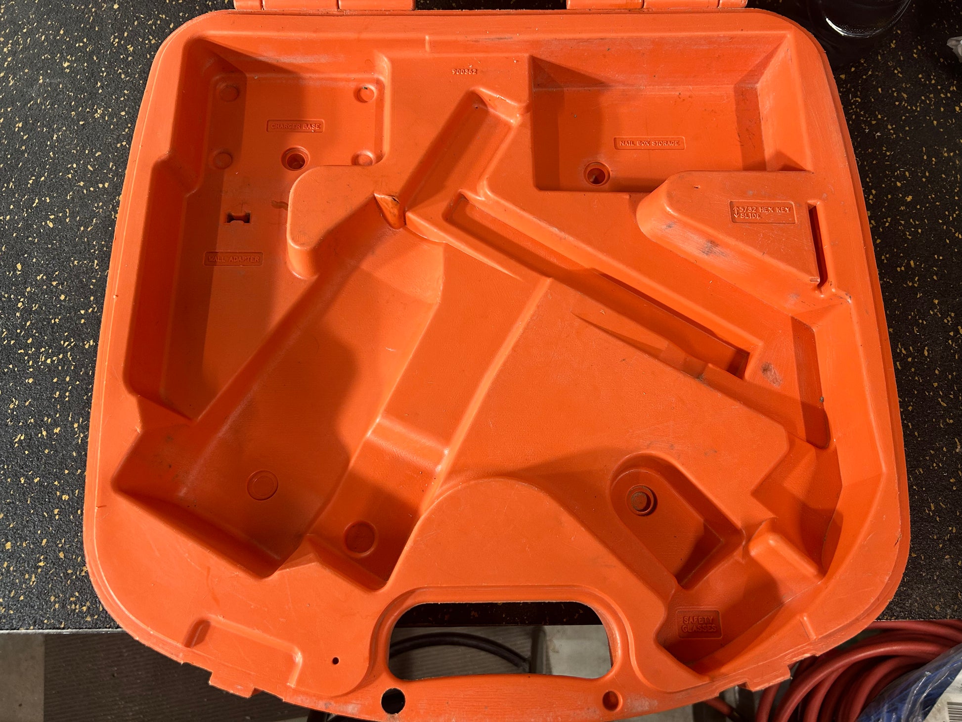 Paslode IM250 II Cordless 16-Gauge Finish Nailer (comes with hard carrying case, 6V battery, & charger!)
