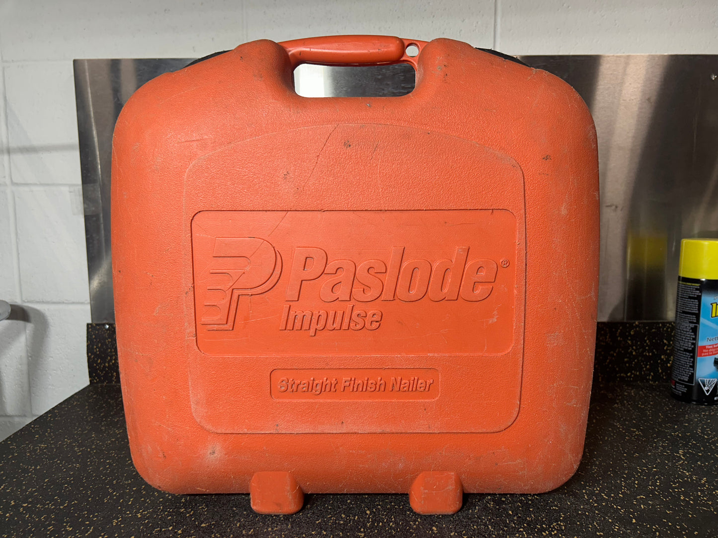 Paslode IM250 II Cordless 16-Gauge Finish Nailer (comes with hard carrying case, 6V battery, & charger!)