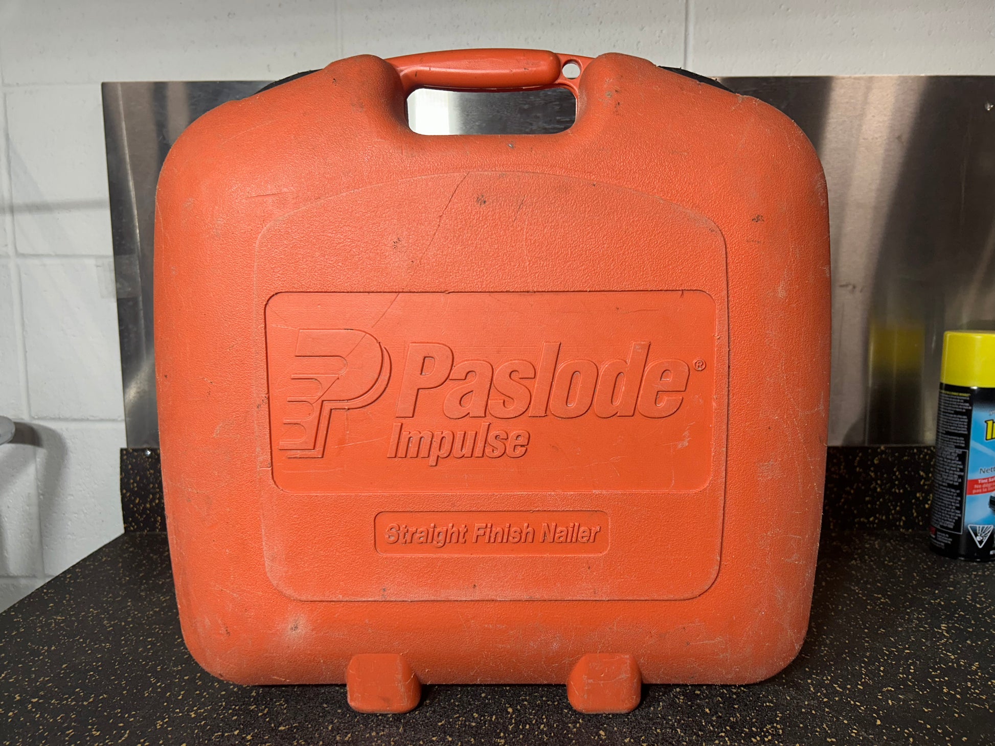 Paslode IM250 II Cordless 16-Gauge Finish Nailer (comes with hard carrying case, 6V battery, & charger!)