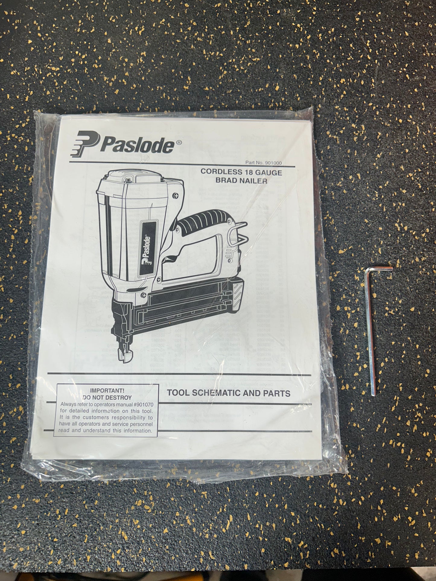 Paslode IM200F18 Cordless 18-Gauge Finish Nailer (comes with hard carrying case & hex key!)