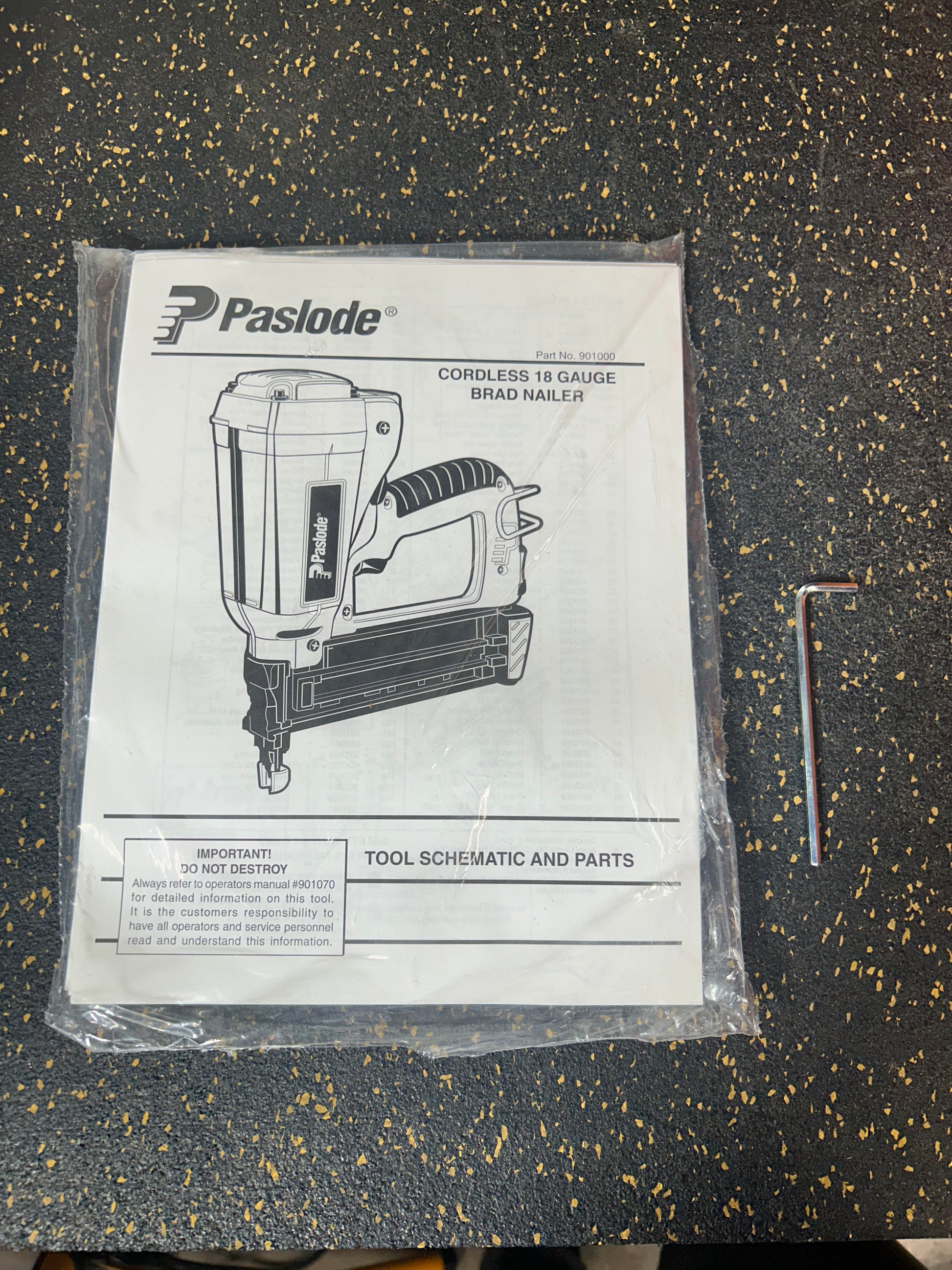 Paslode IM200F18 Cordless 18-Gauge Finish Nailer (comes with hard carrying case & hex key!)