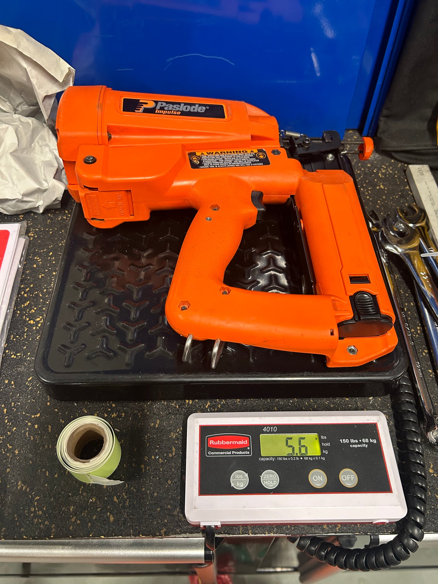 Paslode IM250 II Cordless 16-Gauge Finish Nailer (comes with hard carrying case, 6V battery, & charger!)