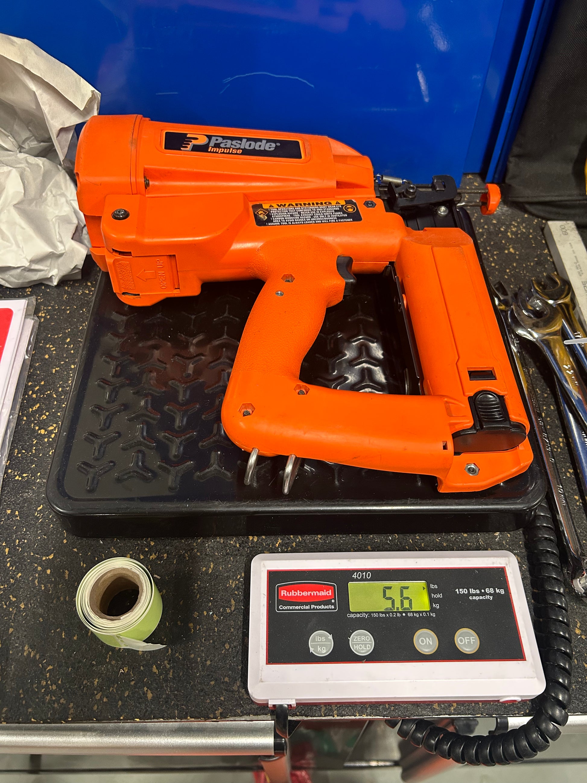 Paslode IM250 II Cordless 16-Gauge Finish Nailer (comes with hard carrying case, 6V battery, & charger!)