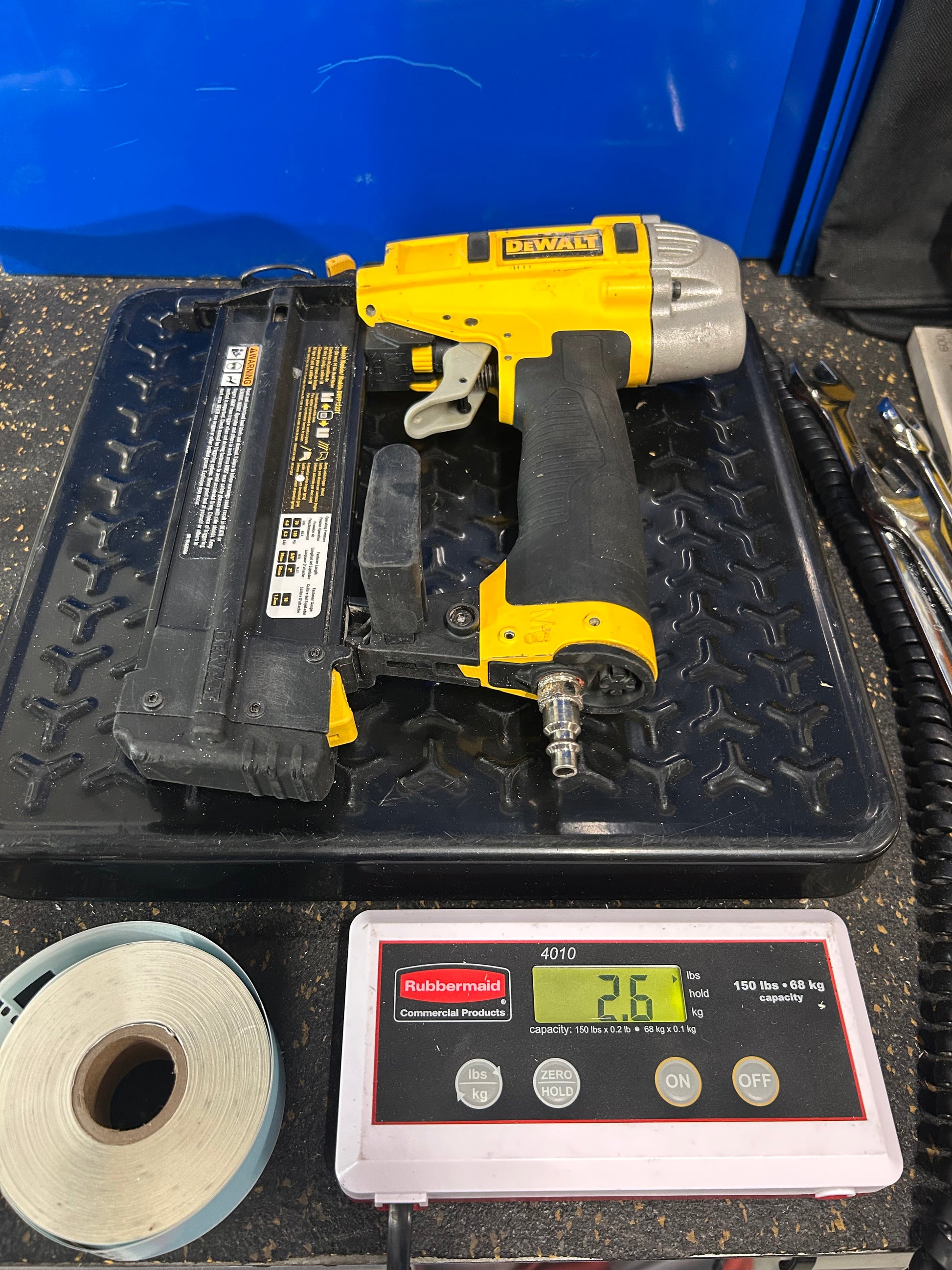 DEWALT 18-Gauge 2” Pneumatic Brad Nailer (DWFP12231)