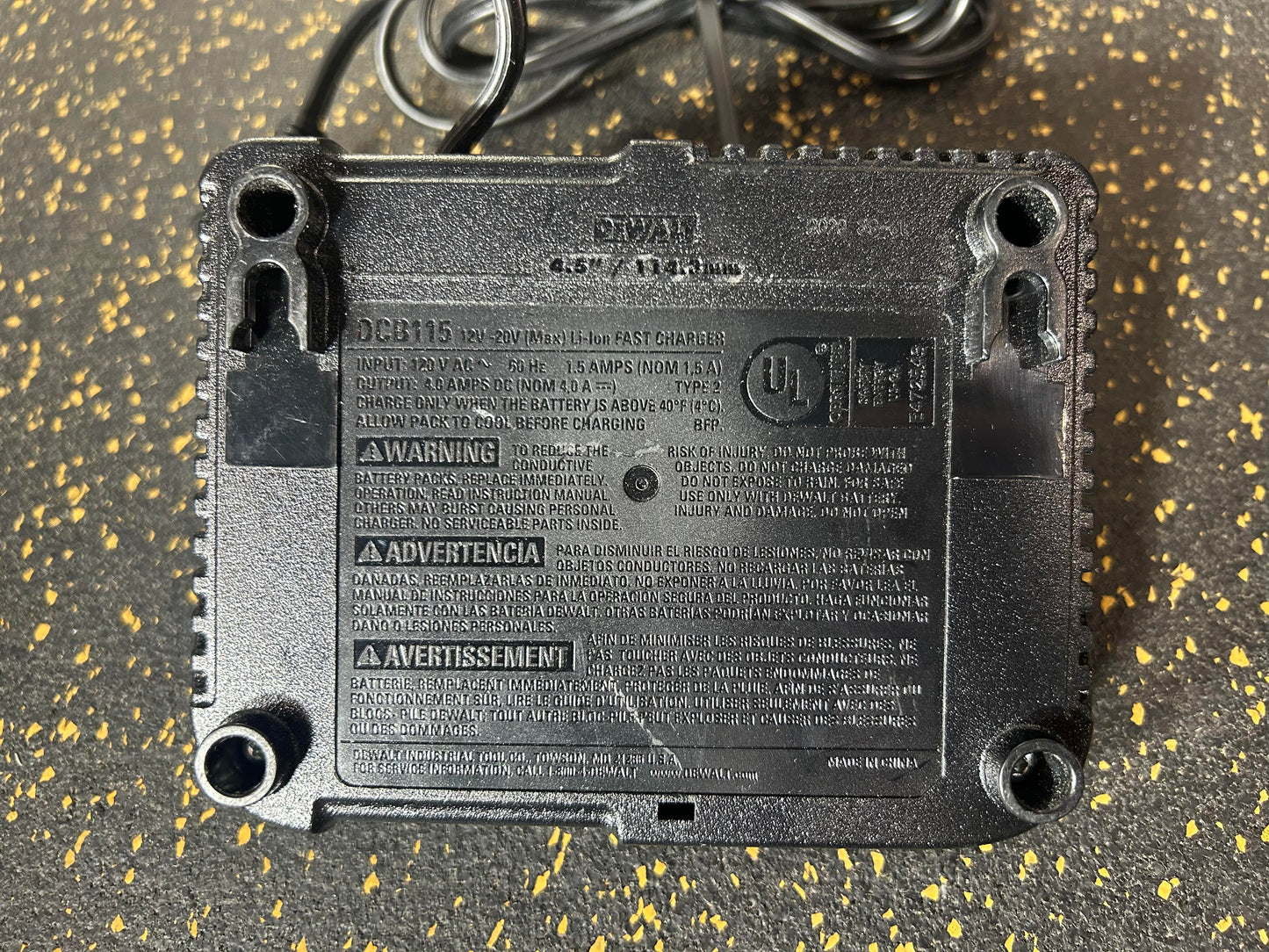 DEWALT DCB115 (12V/20V MAX Lithium-Ion 4-Amp Fast Battery Charger)