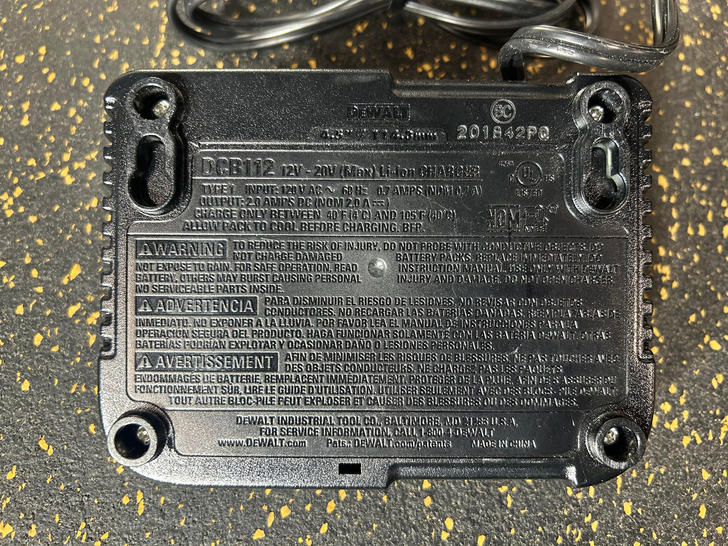 DEWALT DCB112 (12V/20V MAX Lithium-Ion 2-Amp Battery Charger) - STRONG