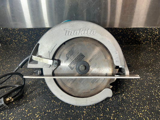 Makita 8-1/4” Circular Saw with Durable Aluminum Baseplate