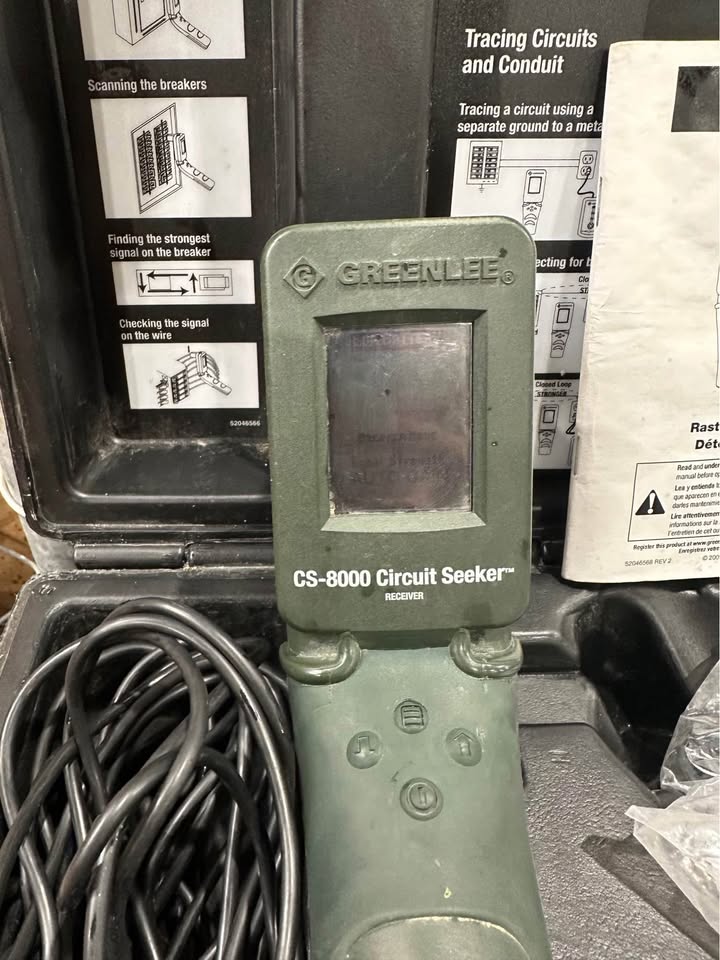 Greenlee CS-8000 Circuit Seeker in Excellent Working Condition with Case